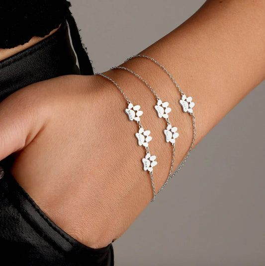 Et armbånd, der siger “jeg elsker dig” uden ord – sart, symbolsk og helt personligt.