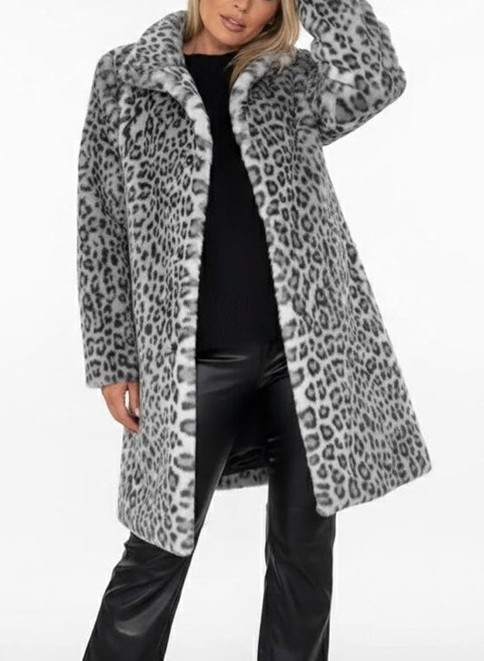 Séverine™ — Elegant halvlang jakke med leopardprint