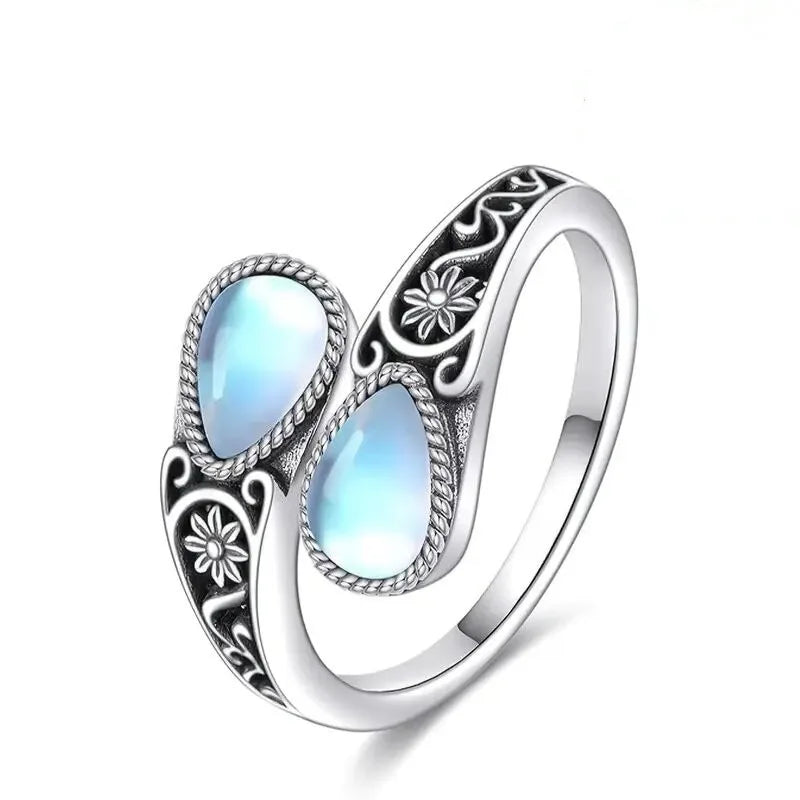 Elegant Ring med Blomst i Månesten