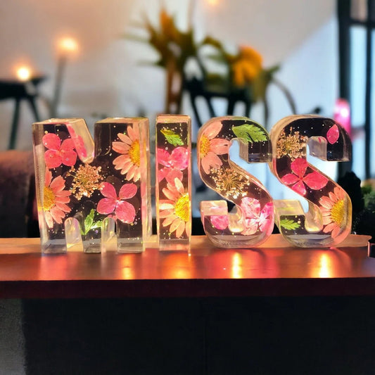 🌸Håndlavet natlampe med blomster i resin