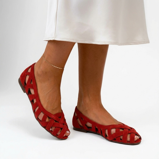 Tressaine™ — Flad flettet sandal med åben tå og burdesign