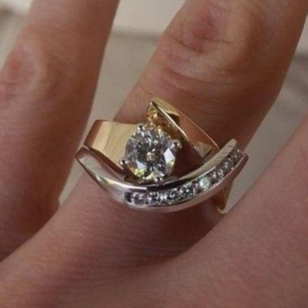 Uregelmæssig Ring med Zirconia