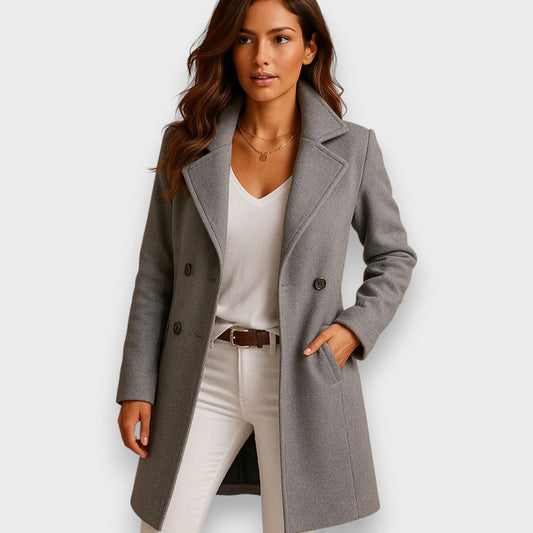 Nora Élise™ — Elegant frakke med feminin pasform