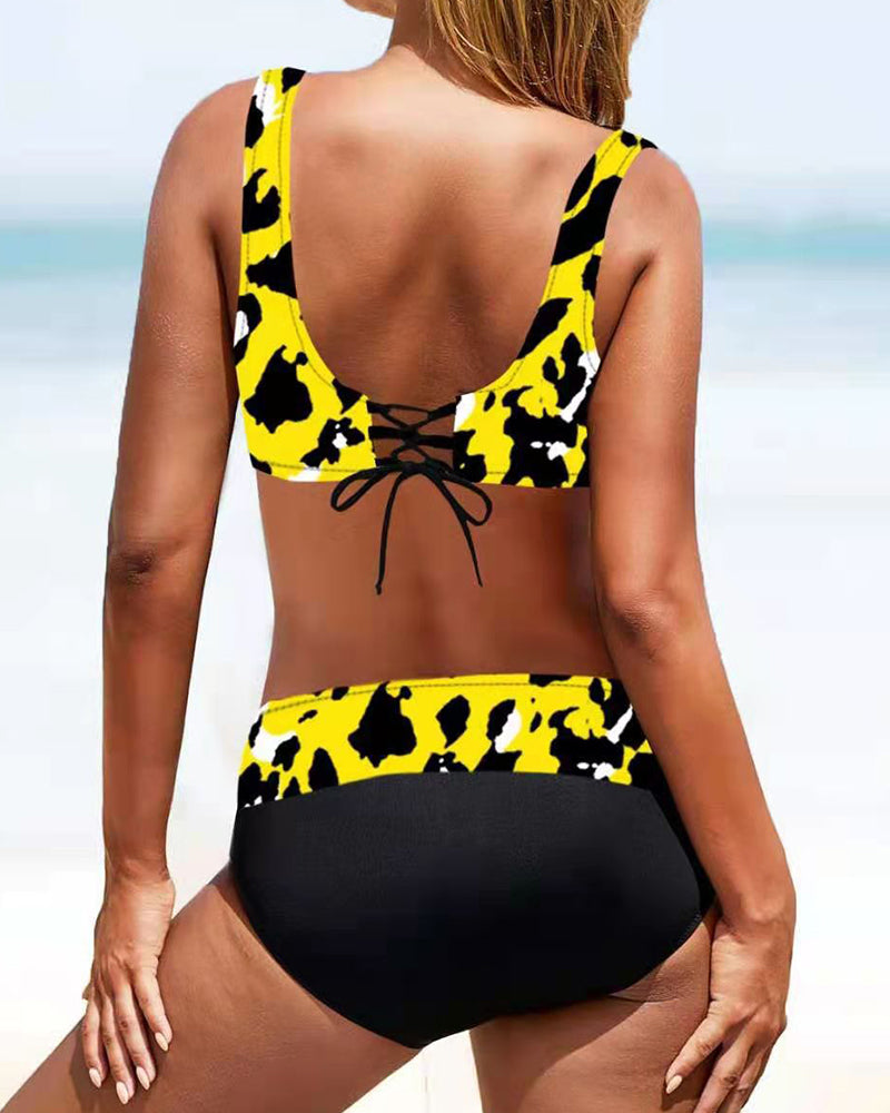 Eva - Farverig og glad bikini