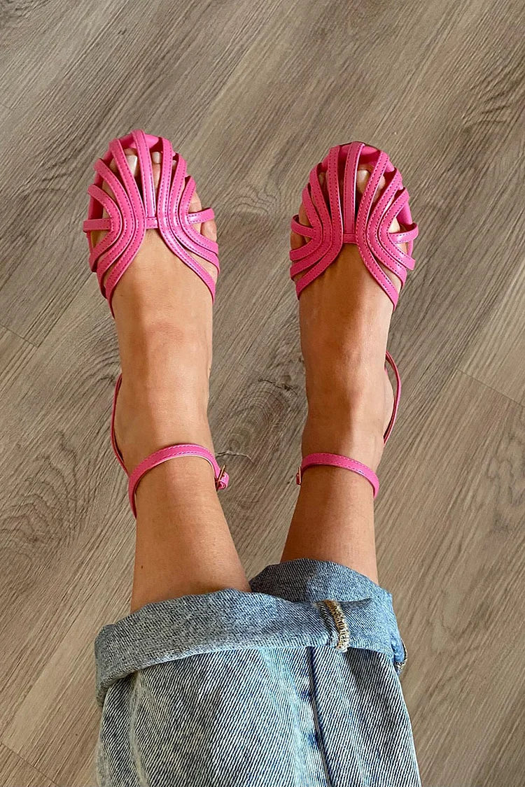 Vittoria flade sandaler med smykkedetaljer – komfort