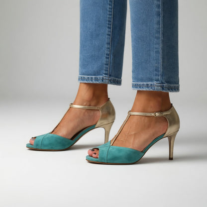 Roksana™ — Stiletsandal i turkis og guld, vibrerende elegance