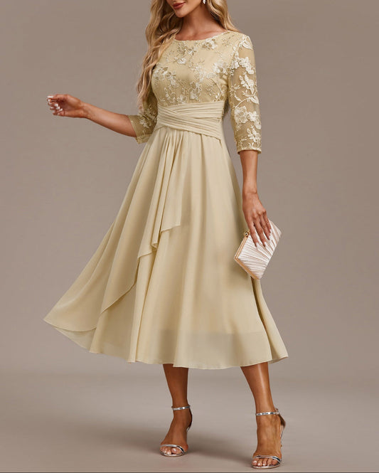 Elin™ - Champagnefarvet kjole med delikate broderier