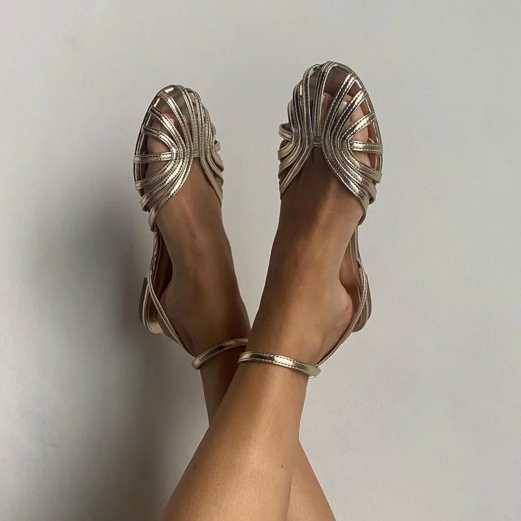 Vittoria flade sandaler med smykkedetaljer – komfort