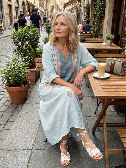 Kassiani | Oversize midikjole med ornamental broderet overdel og lommer