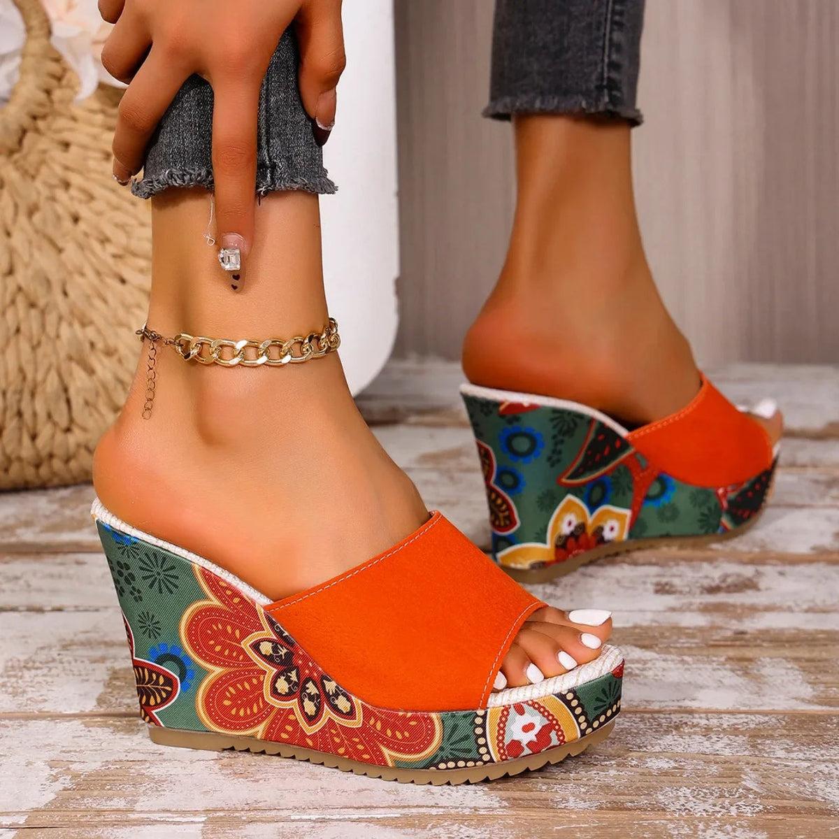 Joelle™ — Skulpturelle mules med blomsterhæl