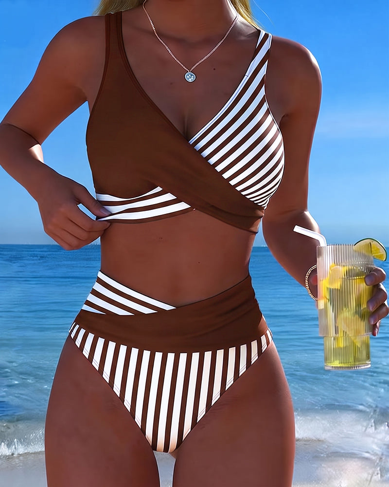 Delphantine™ — Stribet bikini med vikletop og høj talje, sommerglød