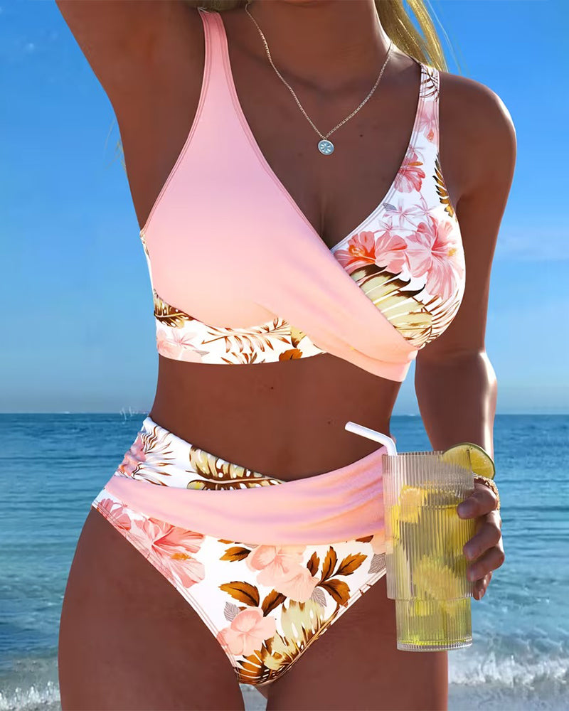 Bikini med kontrastfarvet blomsterprint