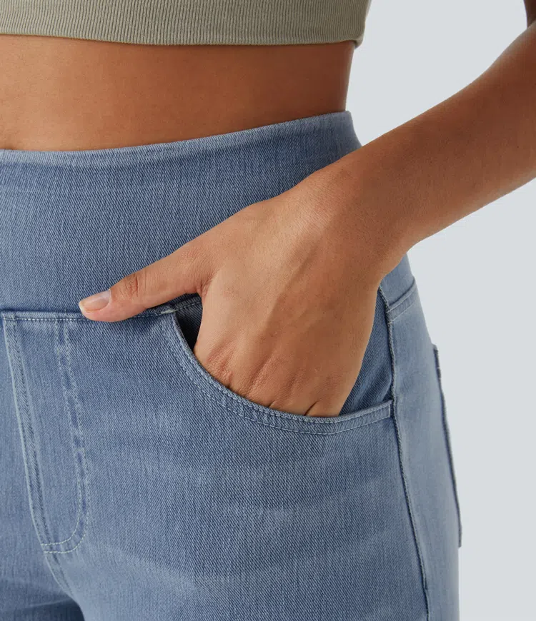 Meget elastiske jeans med vide ben og høj talje