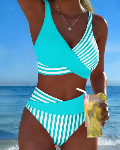 Delphantine™ — Stribet bikini med vikletop og høj talje, sommerglød