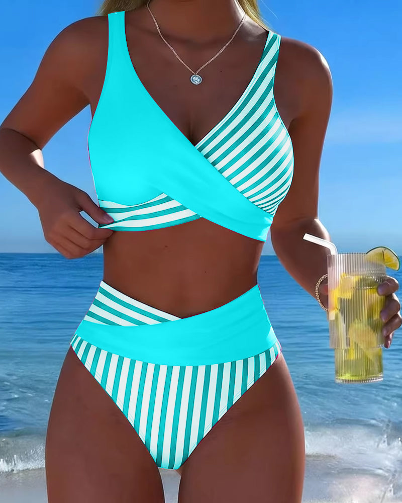 Delphantine™ — Stribet bikini med vikletop og høj talje, sommerglød