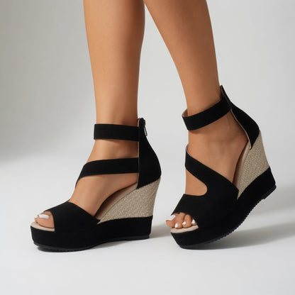 Jocelyne™ — Kilesandal med elastisk rem i rent, naturligt look