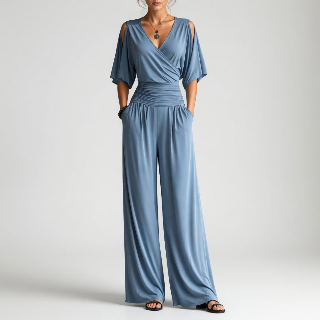 Gaëlle™ — Løstsiddende, flydende jumpsuit med V-hals og afslappet, tidløs elegance