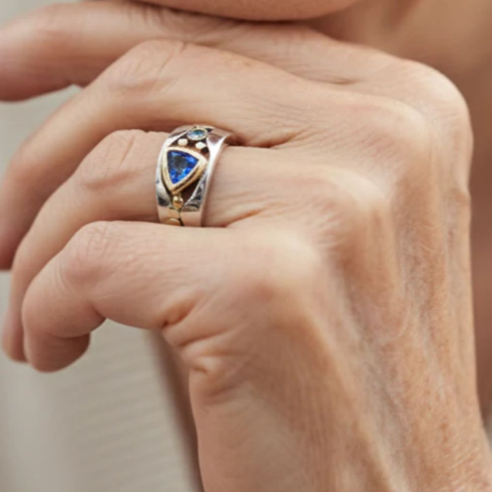 Vintage ring med blå krystal