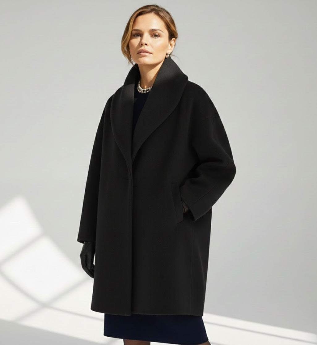Élyane™ – Elegant cocoon-frakke med blid varme og naturlig elegance