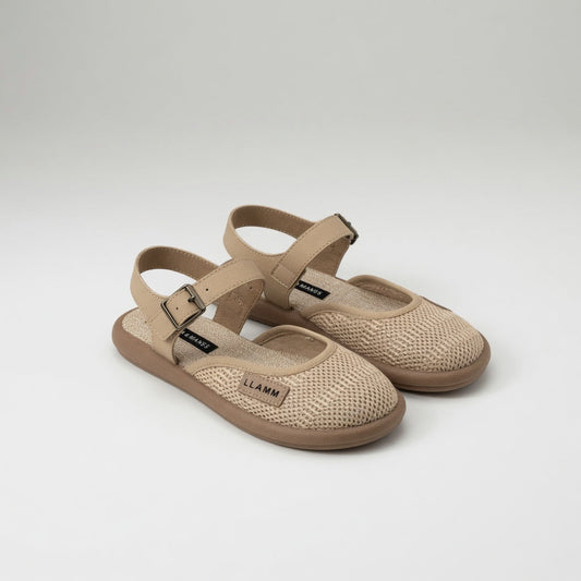 Mirabeau™ – Flad sandal med spænde, retro og naturlig elegance