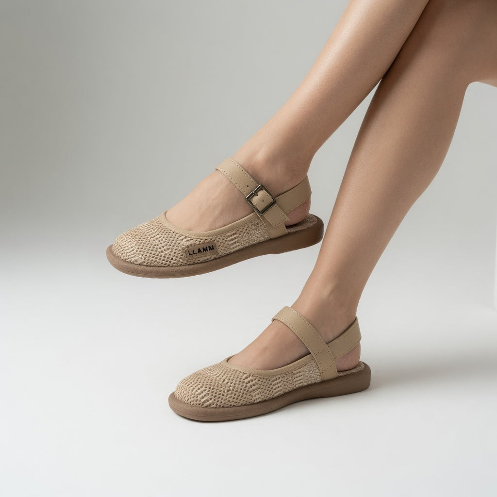 Mirabeau™ – Flad sandal med spænde, retro og naturlig elegance