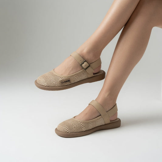 Mirabeau™ – Flad sandal med spænde, retro og naturlig elegance
