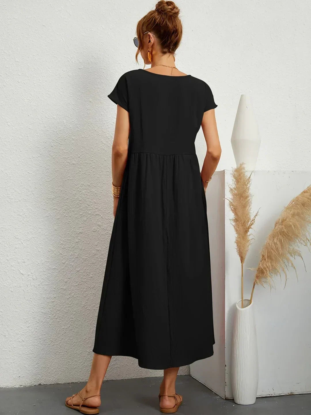 Gabrielle™ — Flydende midikjole med tidløs elegance