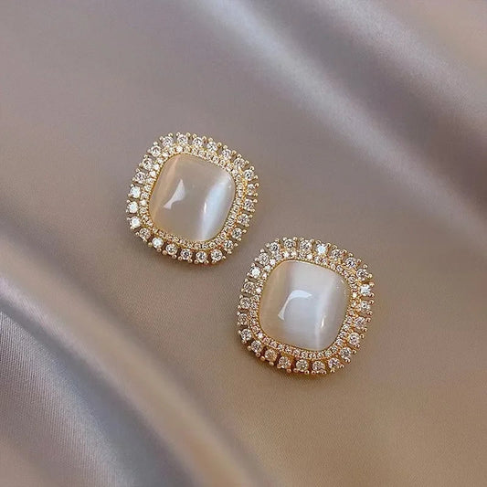 Firkantede chic øreringe med opal og cubic zirkonia