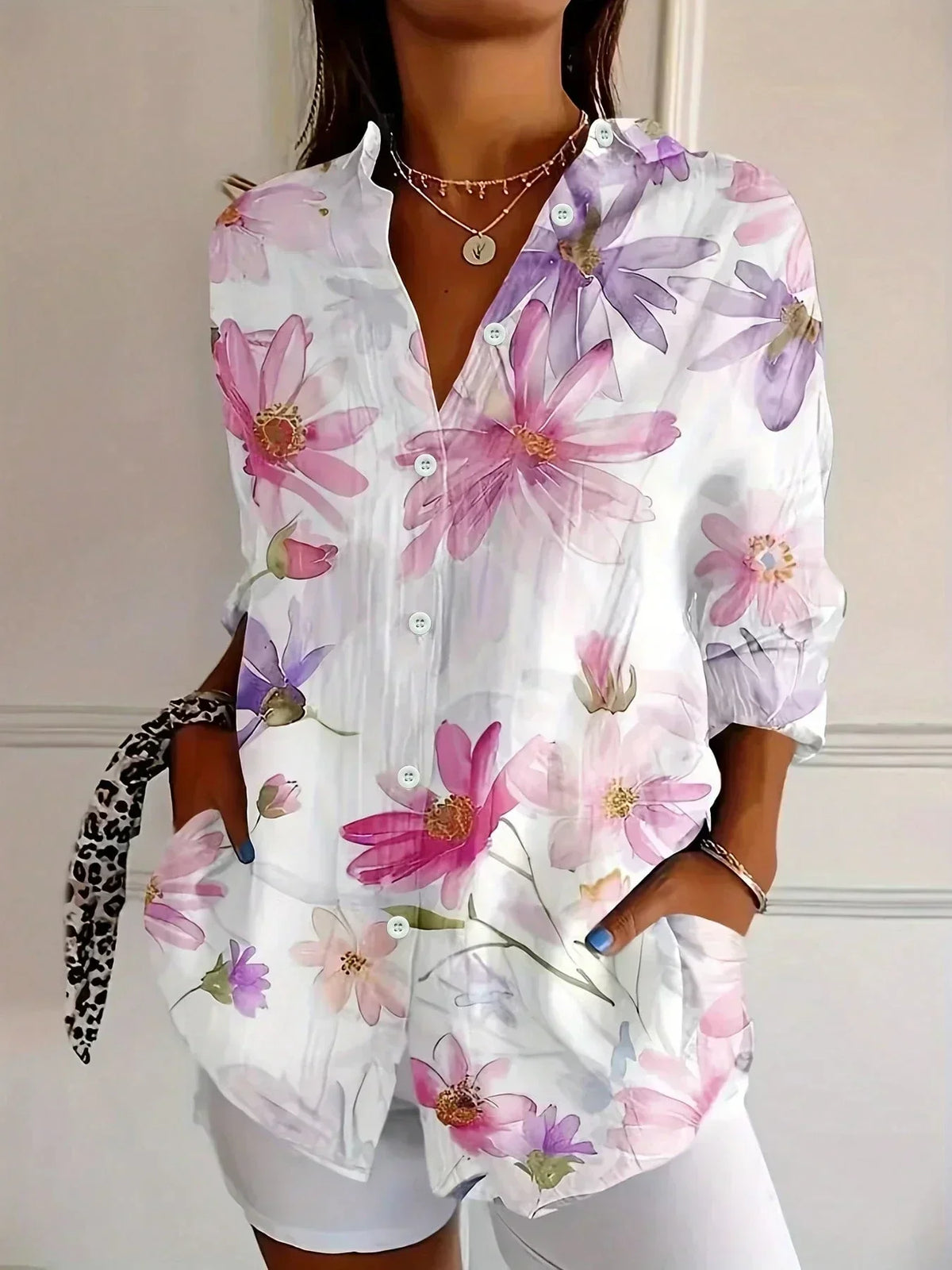 Élianne™ — Elegant bluse med holdbare farver