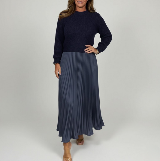 Claudine™ – Den plisserede sweaterkjole med elegance og komfort