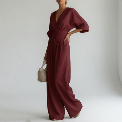 Blandine™ – Vid jumpsuit med V-hals og naturlig flydende elegance