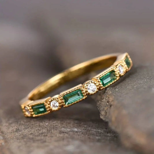 Vintagering i guld med grøn zirkonia