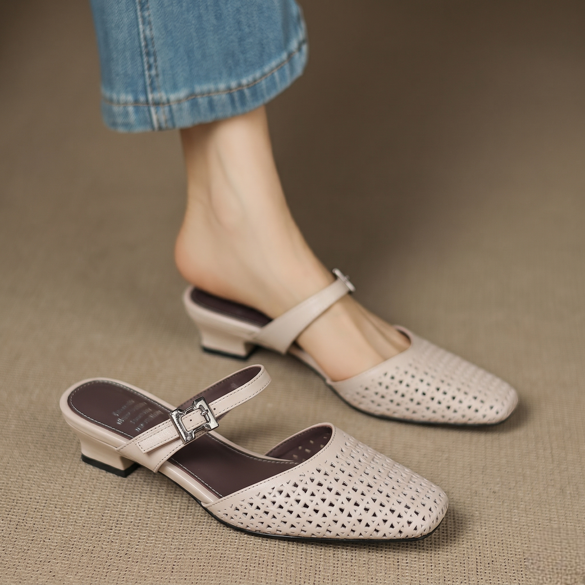 Lou | Perforerede Mules med Rem