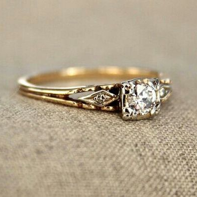 Fin vintage guldring med zirkoner