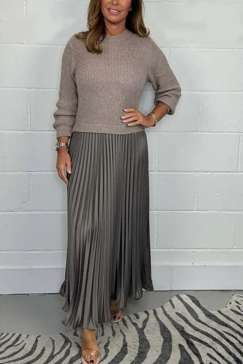 Claudine™ – Den plisserede sweaterkjole med elegance og komfort