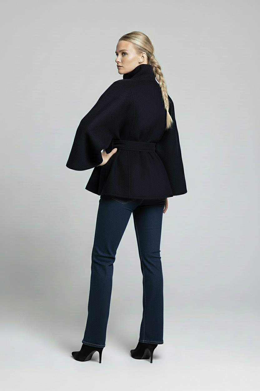 Capucine™ – Elegant capefrakke til hver dag