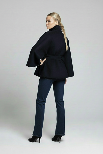 Capucine™ – Elegant capefrakke til hver dag