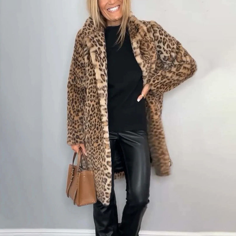 Séverine™ — Elegant halvlang jakke med leopardprint